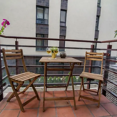 Studio In City Center By Urban Rent Apartment *